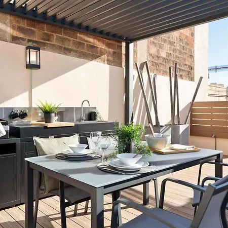 Luxury Penthouse In Next To Diagonal Apartment